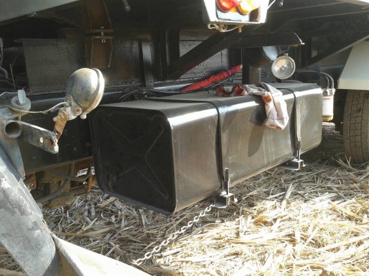 ขายพ่วงดั้มแม่-ลูก 3 คานยัด MEGA 320 ปี 48 คัสซีสวยตลอดเส้น เครื่องเดิม เกียร์ Easton แอร์เย็น ยางเต็ม ทะเบียนพร้อมโอน ราคาต่อรองได้