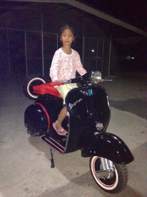 เอเซียเวสป้า---->>จัดส่งรถvespa 64 2 คัน ให้คุณปิงและคุณชูเกียรติ ที่ศรีราชา เรียบร้อย09/02/2558