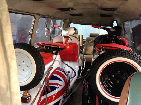 เอเซียเวสป้า---->>จัดส่งรถvespa 64 2 คัน ให้คุณปิงและคุณชูเกียรติ ที่ศรีราชา เรียบร้อย09/02/2558