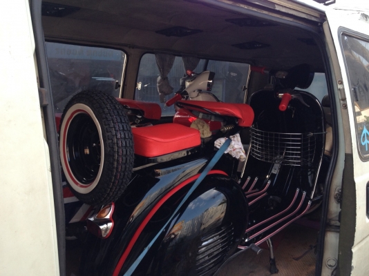 เอเซียเวสป้า---->>จัดส่งรถvespa 64 2 คัน ให้คุณปิงและคุณชูเกียรติ ที่ศรีราชา เรียบร้อย09/02/2558