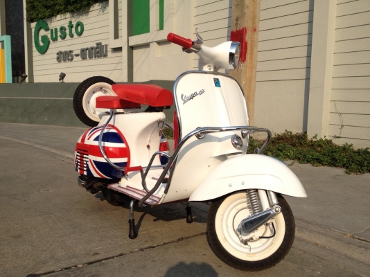 เอเซียเวสป้า---->>จัดส่งรถvespa 64 2 คัน ให้คุณปิงและคุณชูเกียรติ ที่ศรีราชา เรียบร้อย09/02/2558