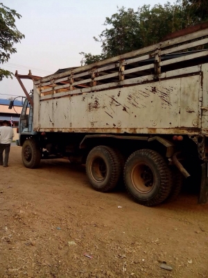 ขายรถบรรทุกสิบล้อดัมพ์ ISUZU FVZ12MY เครื่อง 6BG1-175 แรง 2 เพลา เกียร์เดิม กระบะดัมพ์ ยางเต็ม ทะเบียนพร้อม