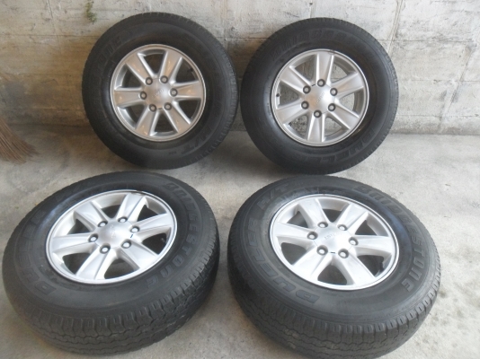 ล้อแม็ก 16นิ้ว 6รู อีซูสุ พร้อมยาง สวยๆ 4 ล้อ ราคา 8900 บาท