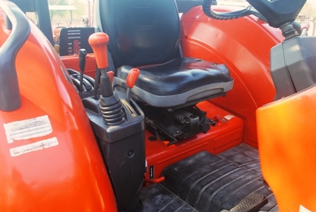 ขายรถไถ Kubota M7040 (4WD) พร้อมดันหน้า+ผานบุกเบิกช้าง รถพร้อมใช้งานครับ ขายรถไถ Kubota M7040 (4WD) พร้อมดันหน้า+ผานบุกเบิกช้าง รถพร้อมใช้งานครับ