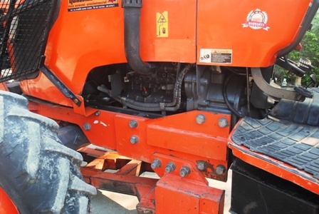 ขายรถไถ Kubota M7040 (4WD) พร้อมดันหน้า+ผานบุกเบิกช้าง รถพร้อมใช้งานครับ