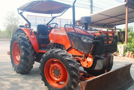 ขายรถไถ Kubota M7040 (4WD) พร้อมดันหน้า+ผานบุกเบิกช้าง รถพร้อมใช้งานครับ ขายรถไถ Kubota M7040 (4WD) พร้อมดันหน้า+ผานบุกเบิกช้าง รถพร้อมใช้งานครับ