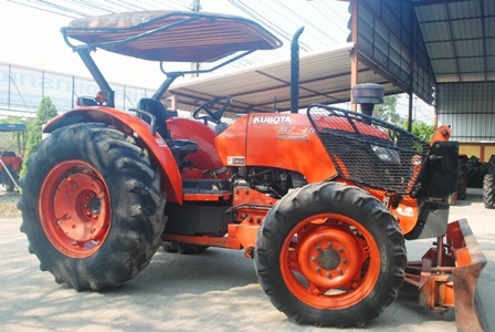 ขายรถไถ Kubota M7040 (4WD) พร้อมดันหน้า+ผานบุกเบิกช้าง รถพร้อมใช้งานครับ ขายรถไถ Kubota M7040 (4WD) พร้อมดันหน้า+ผานบุกเบิกช้าง รถพร้อมใช้งานครับ