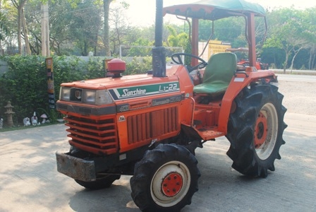 ขายรถไถ Kubota L1-22 (4WD) รถ2เพลา ตัวเปล่า พร้อมใช้งานครับ