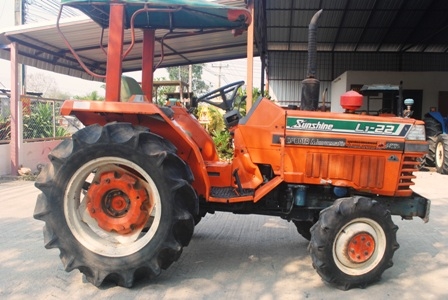 ขายรถไถ Kubota L1-22 (4WD) รถ2เพลา ตัวเปล่า พร้อมใช้งานครับ