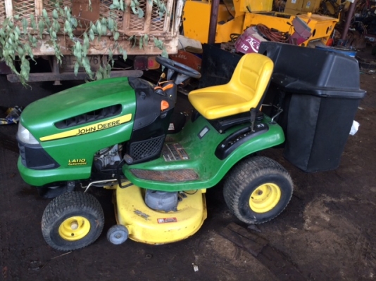 iรถตัดหญ้านั่งขับJohn Deere มือสองจากนอก L110