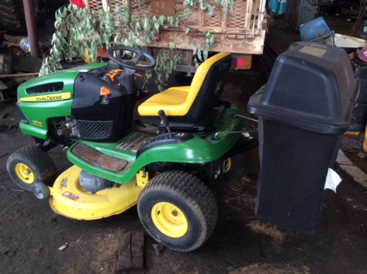 iรถตัดหญ้านั่งขับJohn Deere มือสองจากนอก L110