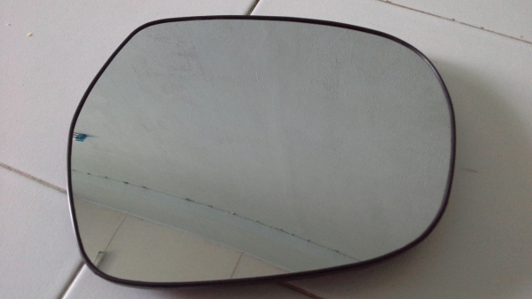 ขายกระจกมองข้างรถตู้..ด้านซ้ายเฉพาะเนื้อกระจกครับ