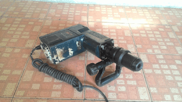 ขาย BOSCH GSH11E เครื่องสกัดคอนกรีดไฟฟ้า ระบบMAX 11กก. 1500W. Made in germany.