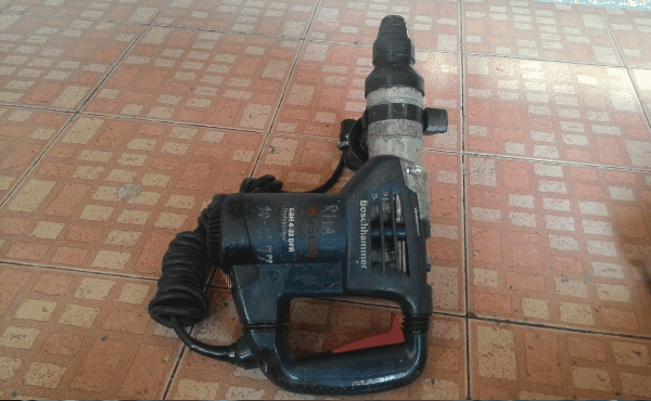 ขายสว่านโรตารี่สะกัดคอนกรีด BOSCH GBH4-32DFR.900W. Made in Germany.