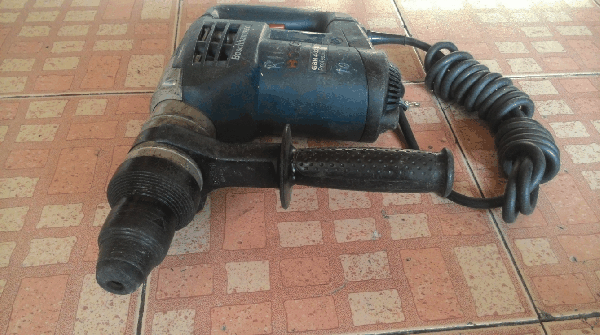 ขายสว่านโรตารี่สะกัดคอนกรีด BOSCH GBH4-32DFR.900W. Made in Germany.