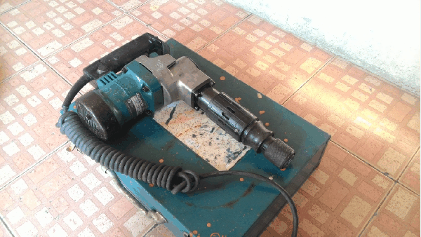 ขายเครื่องสะกัดคอนกรีด MAKITA HM0810 900W.