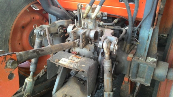 ขายรถไถ KUBOTA   M7040  พร้อมดันหน้าช้าง ผาน 6 ราคา 395,000