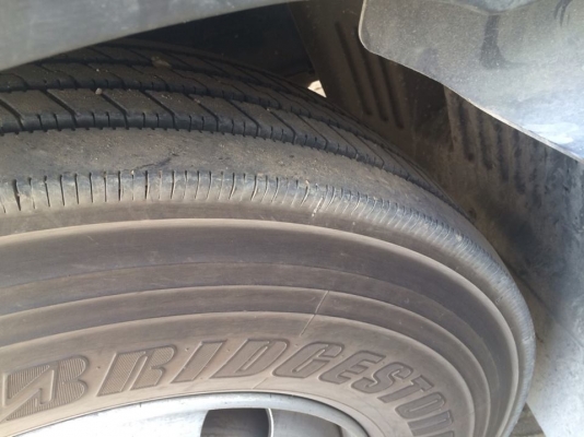 6ล้อ ฮีโน่ เครื่อง 220 ยาว 7.20 ติดแก็สโรงงาน 8 ถัง