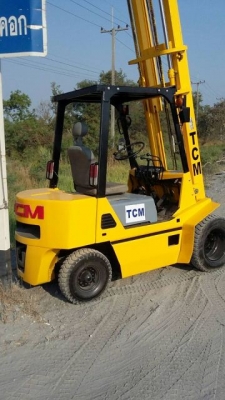 ขายโฟล์คลิฟท์ TCM 2.5 ตัน เสาสูง 4 เมตร งากระดก