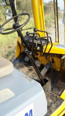 ขายโฟล์คลิฟท์ TCM 2.5 ตัน เสาสูง 4 เมตร งากระดก