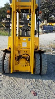 ขายโฟล์คลิฟท์ TCM 2.5 ตัน เสาสูง 4 เมตร งากระดก