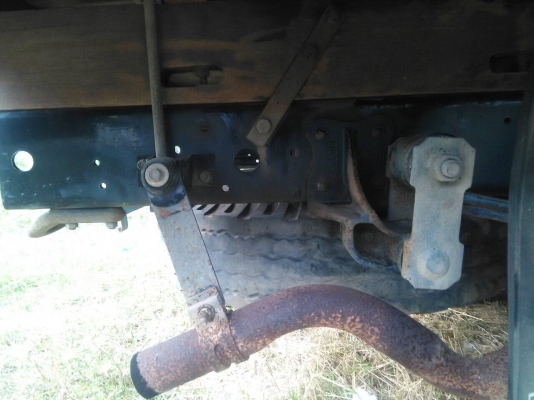 ISUZU 4 ล้อกลาง ปี 35 เกรีย์สั้น ISUZU 4 ล้อกลาง ปี 35 เกรีย์สั้น