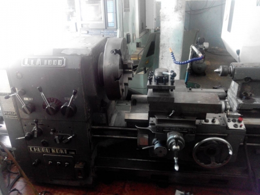 ขาย กลึง CHUBUKOKI MODEL LLA 1,000 มม. ถอดคอม้ากลึงสวิง โต 900-1,000 มม. กลึง ยาว 1 เมตร กลึงผ่านราง ได้โต 600 มม. ผ่านป้อม ได้โต 450 มม. ของญี่ปุ่น สวย สภาพดี แน่นฟิต พวงมาลัยขวา ขาย 320,000 บาท ต่อได้จ้า ติดต่อ เล็ก 086-3237681