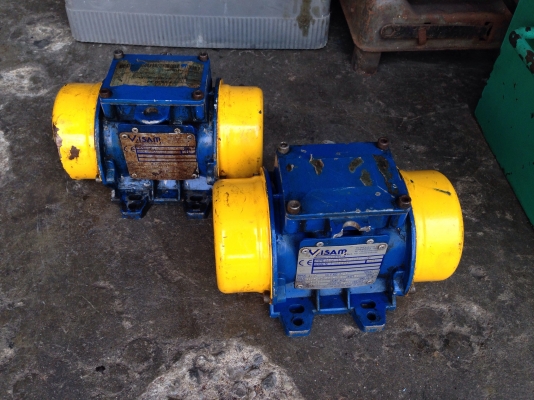 ขายมอเตอร์สั่น-เขย่า Visam made in Italy 1/4HP. 380V สภาพสวย สั่นแรง วิ่งนิ่ม พร้อมใช้งาน มี 2 ตัวครับ