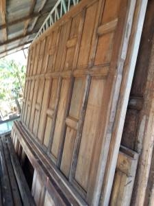 ฝาไม้สักเรือนไทยเก่าเก็บ