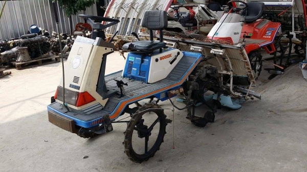 รถปลูกข้าวนั่งขับ ISEKI รุ่น 500DX เก่าญี่ปุ่น ดำนา 5 แถว สภาพดี เครื่องยนต์ติดง่าย สภาพพร้อมใช้งาน รถปลูกข้าวนั่งขับ ISEKI รุ่น 500DX เก่าญี่ปุ่น ดำนา 5 แถว สภาพดี เครื่องยนต์ติดง่าย สภาพพร้อมใช้งาน
