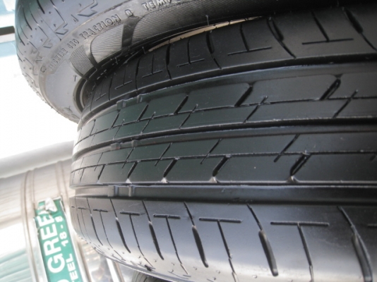ขายยาง Bridgestone ecopia ep150 175/65r14 ยางผลิตสัปดาห์ที่ 36 ปี2013 ดอกยางเหลือประมาณ 80 -90\% ได้ครับ  สนใจติดต่อเล็กคลองสามครับ 081-3747940