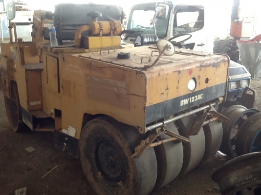 รถบดถนนcombination ro bomag สภาพดีพร้อมใช้