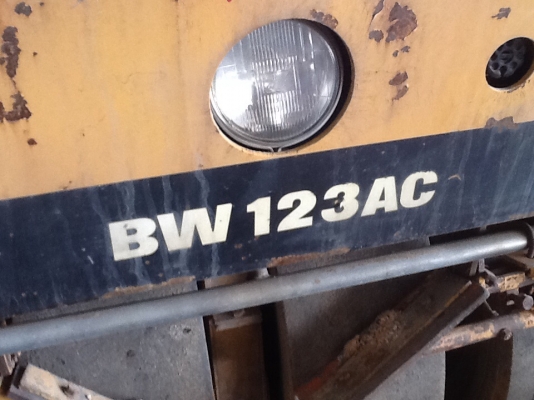 รถบดถนนcombination ro bomag สภาพดีพร้อมใช้