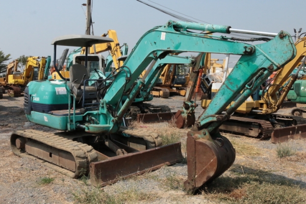 Komatsu PC40R-8 เก่านอกพร้อมใช้