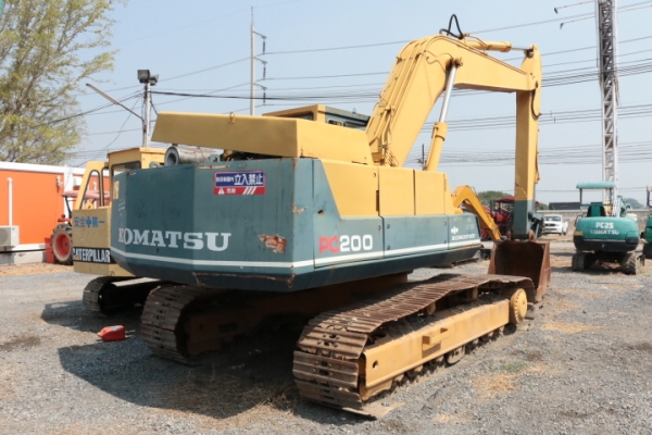 Komatsu PC200-3 เก่านอก ขายตามสภาพนะครับ