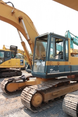 Komatsu PC200-3 เก่านอก ขายตามสภาพนะครับ
