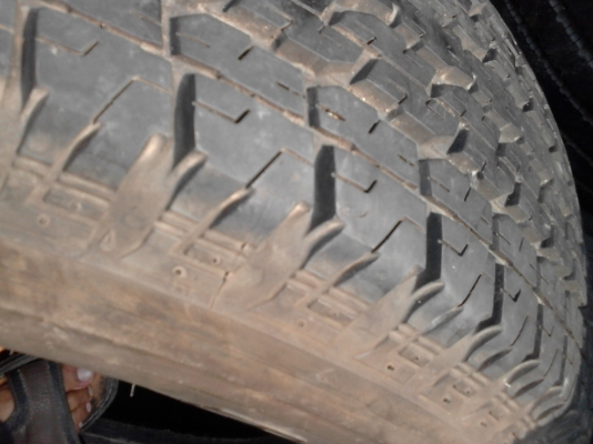 245/70R16 BRIDGESTONE DUELER HT840  มี 1 เส้น TEL.081-427-3941