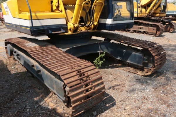 Kobelco SK200-1 เก่านอก