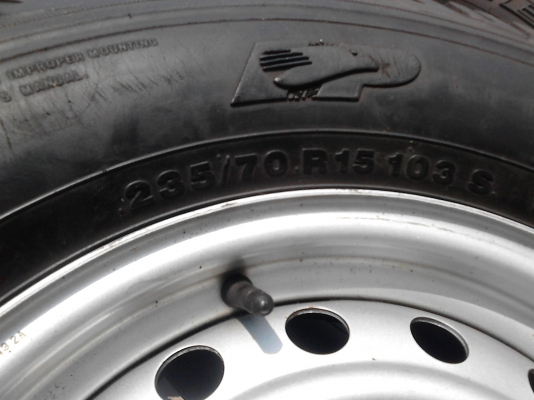 235/70R15 กะทะพร้อมยาง 4 วง   TEL.081-427-3941