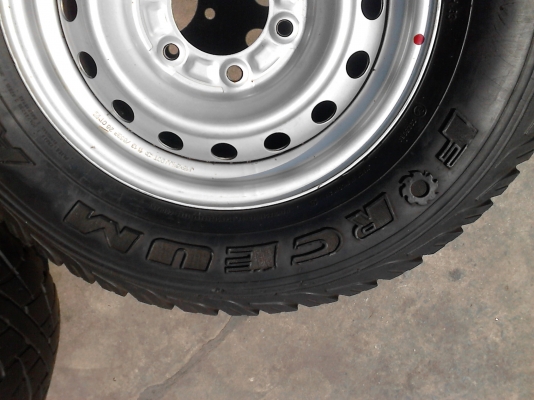 235/70R15 กะทะพร้อมยาง 4 วง   TEL.081-427-3941