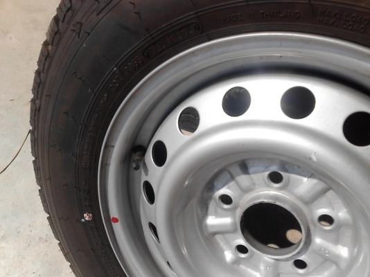 195R15C กะทะ 5 รู  ยางDUNLOP SP LT5 ปี2014 มี 1 ล้อ TEL.081-427-3941