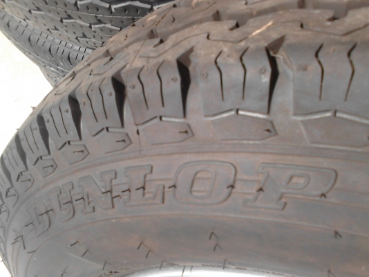 195R15C กะทะ 5 รู  ยางDUNLOP SP LT5 ปี2014 มี 1 ล้อ TEL.081-427-3941