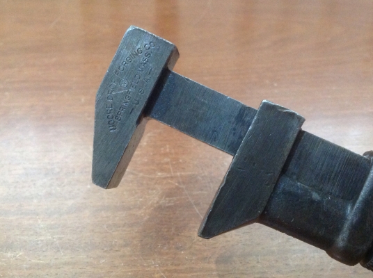 ขายประแจ ANTIQUE MONKEY MOORE DROP FORGING CO. 8 1/2" ขายประแจ ANTIQUE MONKEY MOORE DROP FORGING CO. 8 1/2"