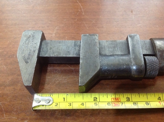 ขายประแจ ANTIQUE MONKEY MOORE DROP FORGING CO. 8 1/2" ขายประแจ ANTIQUE MONKEY MOORE DROP FORGING CO. 8 1/2"