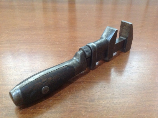 ขายประแจ ANTIQUE MONKEY MOORE DROP FORGING CO. 8 1/2" ขายประแจ ANTIQUE MONKEY MOORE DROP FORGING CO. 8 1/2"