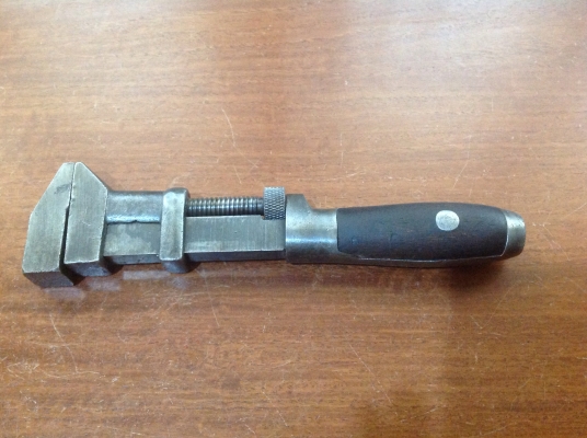 ขายประแจ ANTIQUE MONKEY MOORE DROP FORGING CO. 8 1/2" ขายประแจ ANTIQUE MONKEY MOORE DROP FORGING CO. 8 1/2"