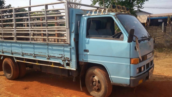 รถหกล้อ isuzu 110 ฝาดำ เครื่องดีคันชีสวย เอกสารพร้อมโอน