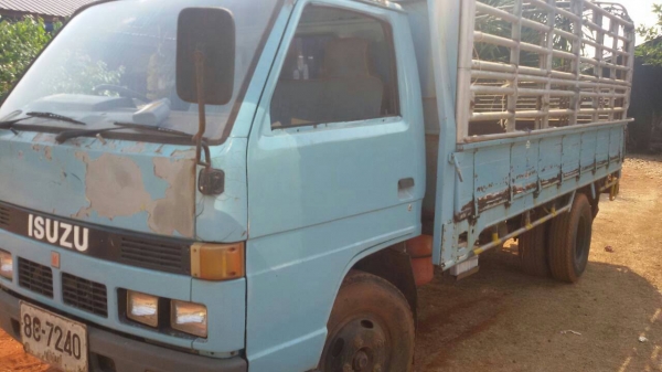 รถหกล้อ isuzu 110 ฝาดำ เครื่องดีคันชีสวย เอกสารพร้อมโอน