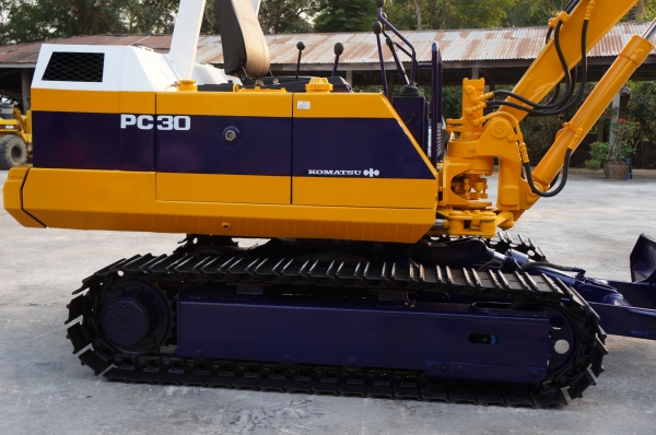 ขายรถขุด KOMUTSU PC30-5 เก่านอกปรับสภาพแล้วพร้อมใช้ไม่เคยใช้งานในเมืองไทย