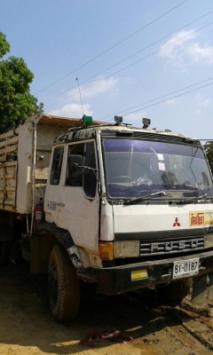 ขาย10ล้อ2เพลา ดั้มMITSUBISHI FN527M-TF2692 ปี42 เครื่อง220เทอร์โบ เครื่องดี คัชซีสวย สภาพพร้อมใช้งาน เอกสารพร้อมโอน จัดไฟแนนซ์ได้ เงื่อนไขง่ายๆวันเดียวรับรถ สนใจโทร 090-8588220คุณนะ 093-3258446คุณบิวตี้ ID:narong498 หรือ www.truck.in.th/498 หรือfb:ณรงค์ ซ